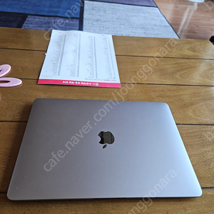 MacBook air 13인치 M1 50 만원에 팝니다