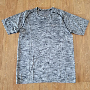 NIKE 나이키 남자 러닝 반팔 티셔츠(XL) 싸게 판매합니다