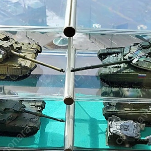 (최종조정) 1/35 탱크 프라모델 완성품 (4대일괄,진열대포함)