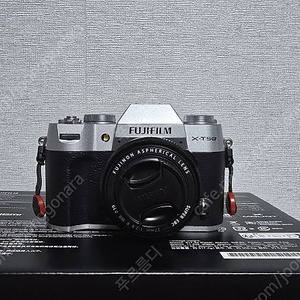 후지필름 x-t50 xt50 실버 바디 팝니다.