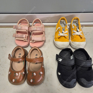 아기 여아 돌쟁이 뉴발란스 키즈 샌들외 4개 일괄(130추천)