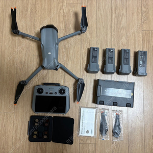 dji air3 콤보 (nd필터,배터리 4개)
