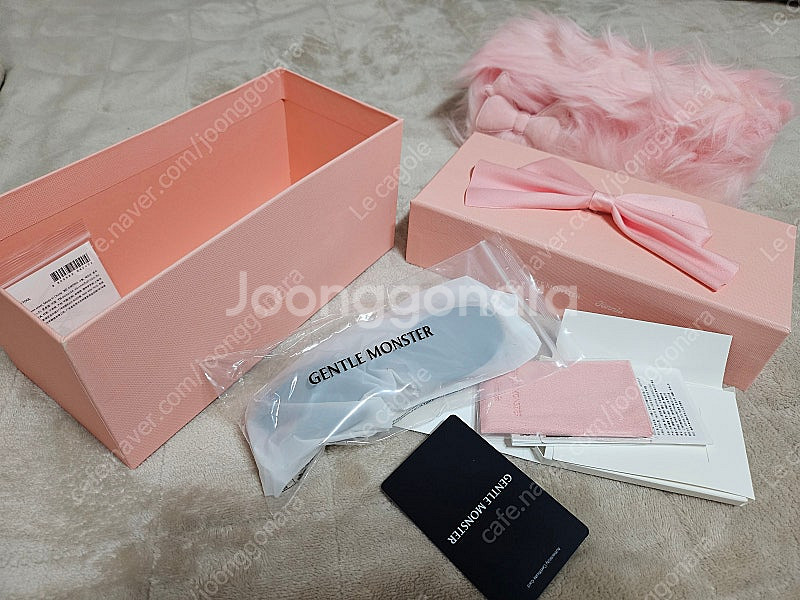 젠틀몬스터 제니선글라스 젠틀살롱 허쉬01(블랙) 팝니다--0