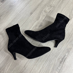 우먼스 스웨이드 힐 250