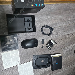 로지텍 지프로무선 G PRO WIRELESS 지무선 마우스 롤에디션 및 블랙 팝니다(롤에디션판완)