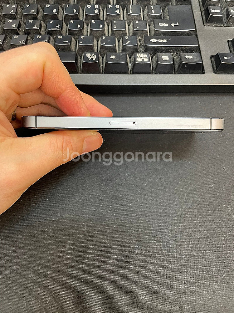 아이폰5S 그레이 16GB 해외판 가성비좋은 중고8만팝...--4