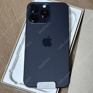 아이폰15프로맥스 256GB 미사용 리퍼 블루 티타늄