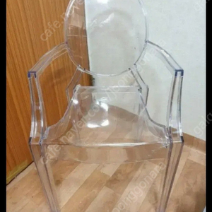 인테리어 및 실용적인 투명의자