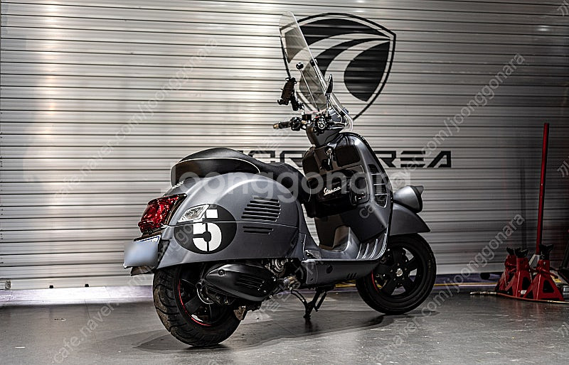 베스파 GTV300 세이조르니 2023년식 짧은 주행거...--3