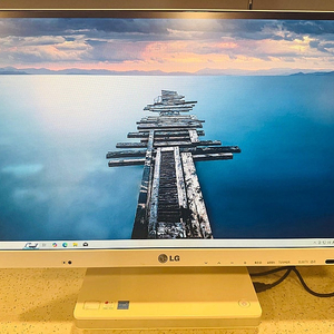 일체형 올인원 PC LG전자 V320-EH20K cpu i5 램 8g 업그레이드
