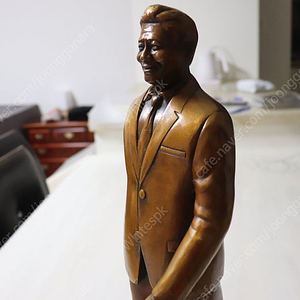 24 ⅡⅩⅣ 골동품 수집품 암행어사 마패 황동 동상 불상 십자가 우표 노무현 비틀즈 산울림 LP 시계세트 굿즈 한정판 부처님 예수님 전투기 오토바이