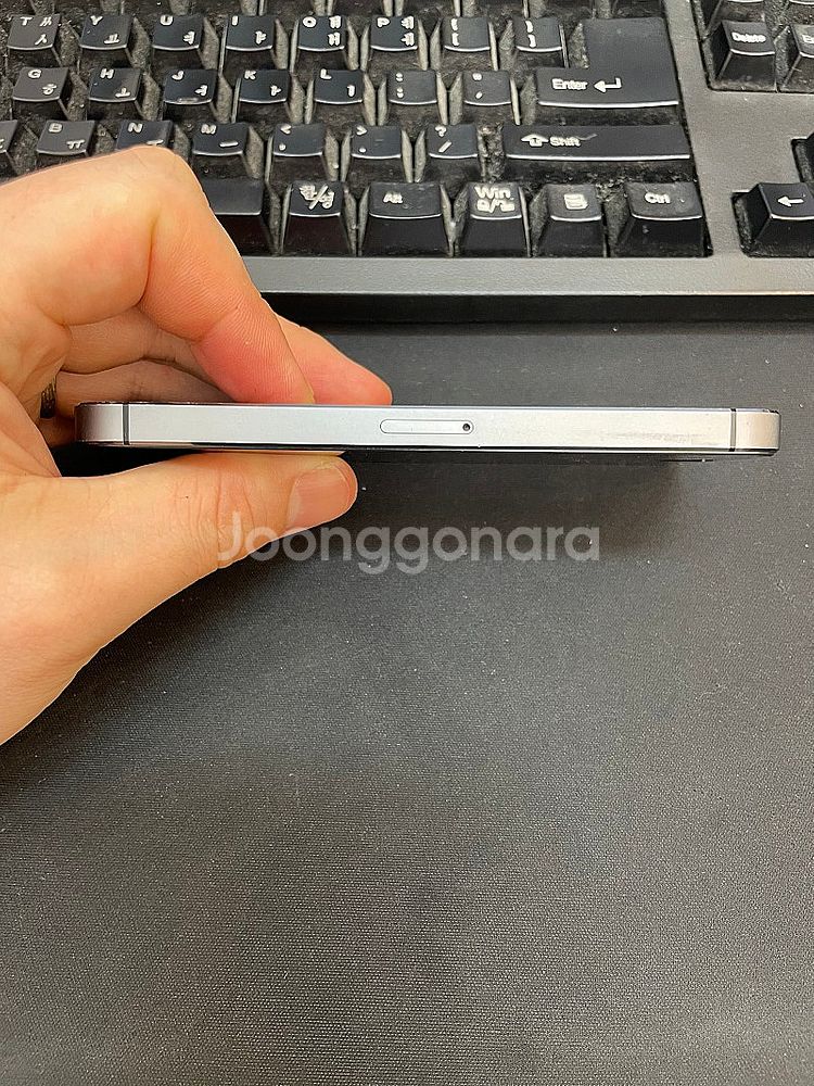 아이폰5S 그레이 16GB 해외판 가성비좋은 중고8만팝...--4