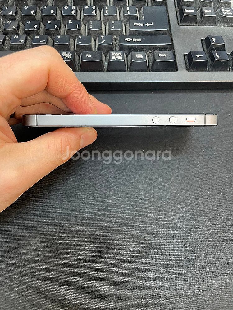 아이폰5S 그레이 16GB 해외판 가성비좋은 중고8만팝...--6