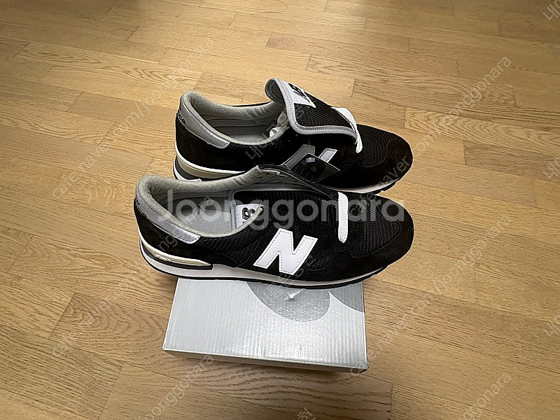 뉴발란스 m990v1 블랙 275 사이즈--0