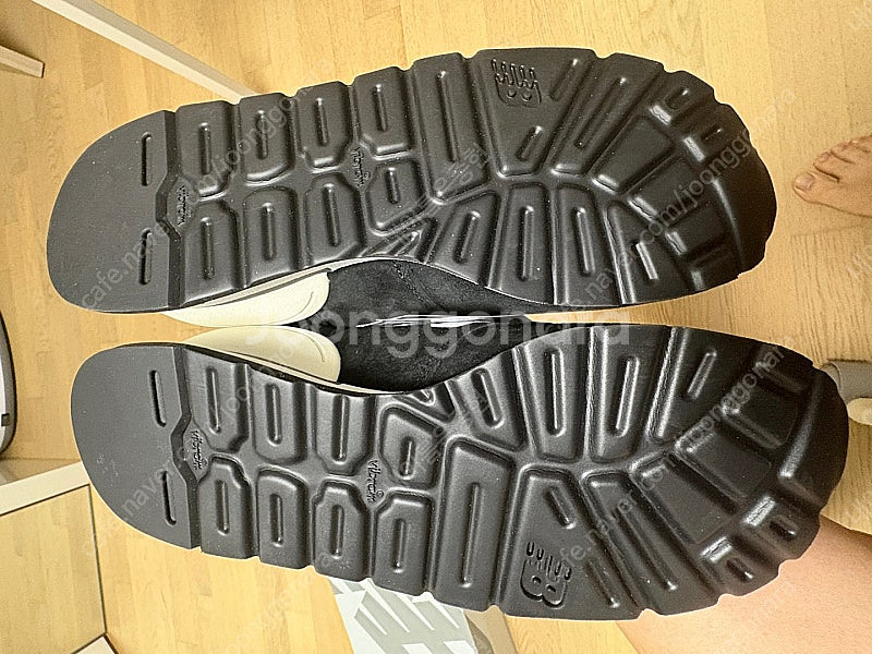 뉴발란스 m990v1 블랙 275 사이즈--1