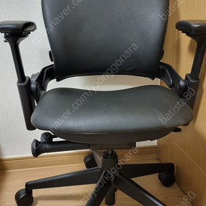립체어 어제 배송온것 팝니다
