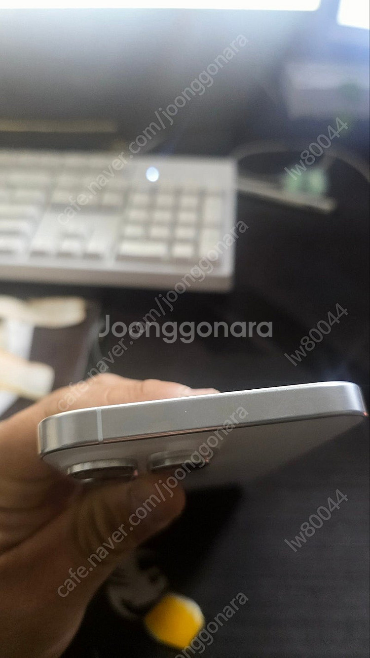 아이폰 16프로맥스 256g 애플케어 261128 팝니...--2