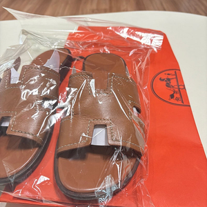 에르메스 오란 샌들 브라운 43