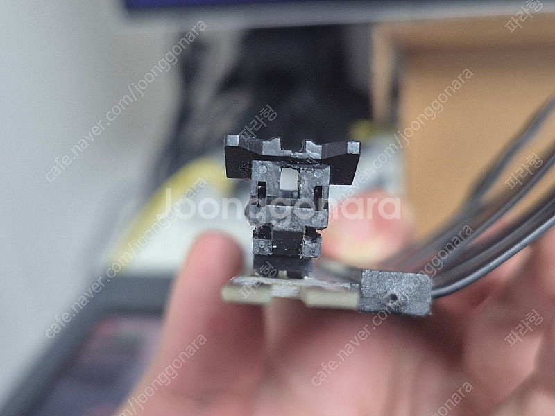 잘만 ZM-RCG422 PCIe 4.0 x16 라이저 ...--6