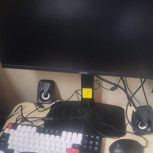 카멜 27인치 180주사율 높이조절달아놈