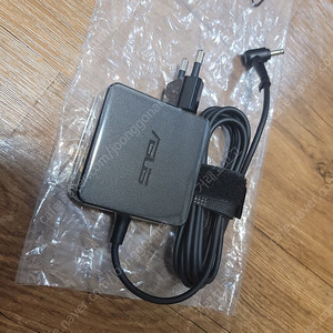 ASUS 어댑터 (ADP-45FE F) 판매합니다