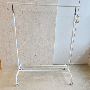 이케아 리가 이동식 옷걸이 행거 화이트