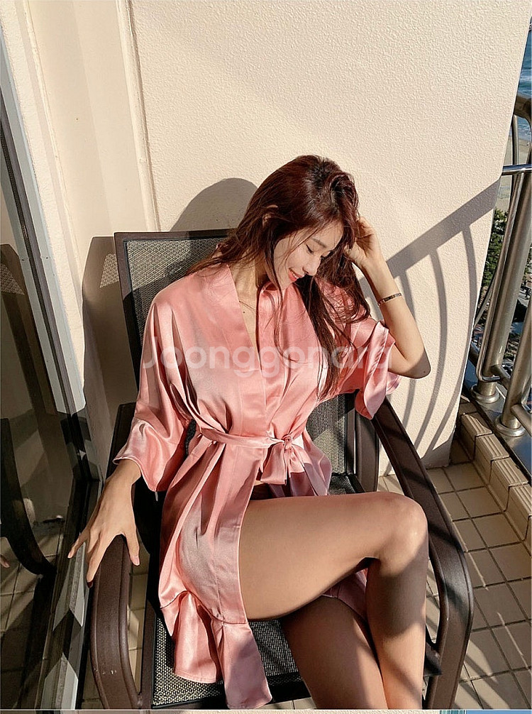 오또맘 홈웨어 실크가운 잠옷--1
