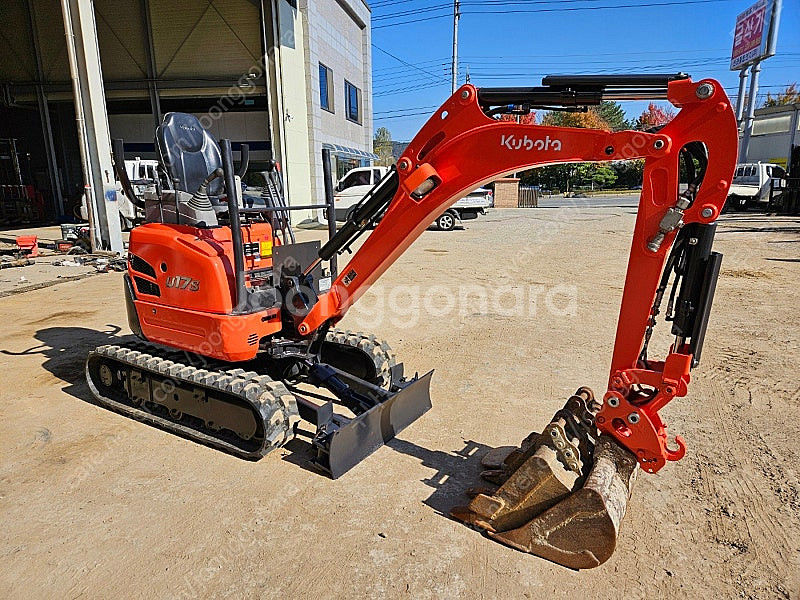 구보다 U17 2019년식 트랙신품 버켓3종 1.7톤급 미니 중고굴삭기 미니017--1