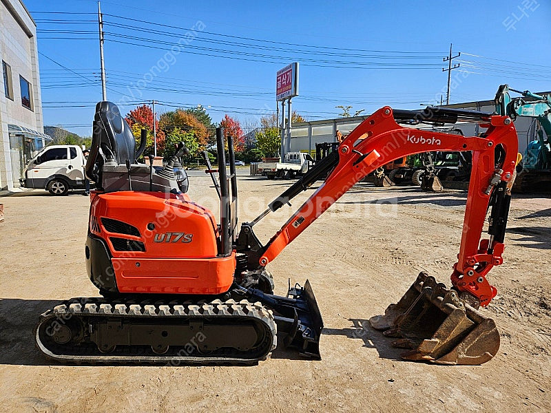 구보다 U17 2019년식 트랙신품 버켓3종 1.7톤급 미니 중고굴삭기 미니017--2