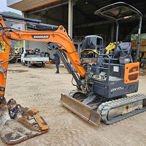 두산 DX17Z 7 2020년식 가동2900 버켓3종 1.7톤급 미니 중고굴삭기 미니017