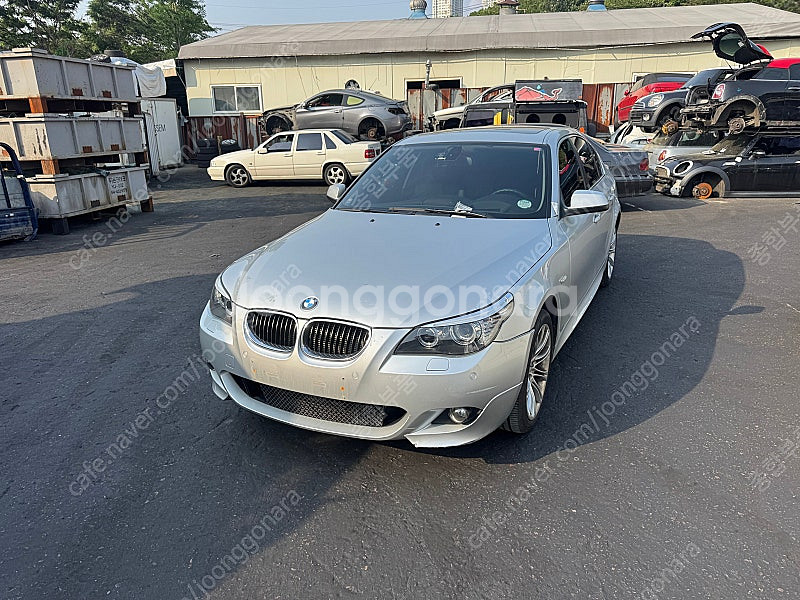 BMW E60 520D 후기형 부품차 각개합니다 뒷범퍼...--0