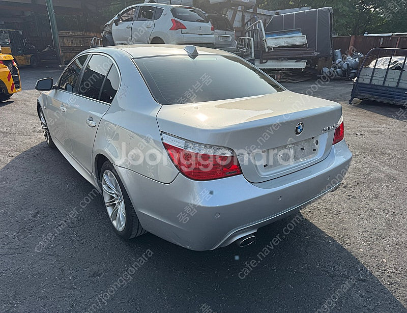 BMW E60 520D 후기형 부품차 각개합니다 뒷범퍼...--1