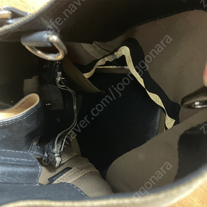 버버리 전지현 호보백 팝니다