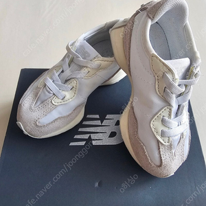 뉴발란스 키즈 327 130사이즈