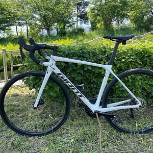 자이언트 tcr 어드밴스2 카본 로드자전거 판매합니다.