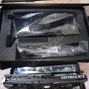 MSI GF RTX4070 SUPER GAMING X SLIM D6X 12GB 그래픽카드 팝니다