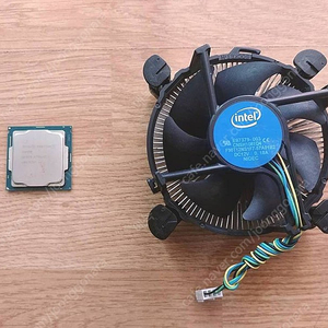 인텔 펜티엄 골드 G5400 + 인텔 기본쿨러