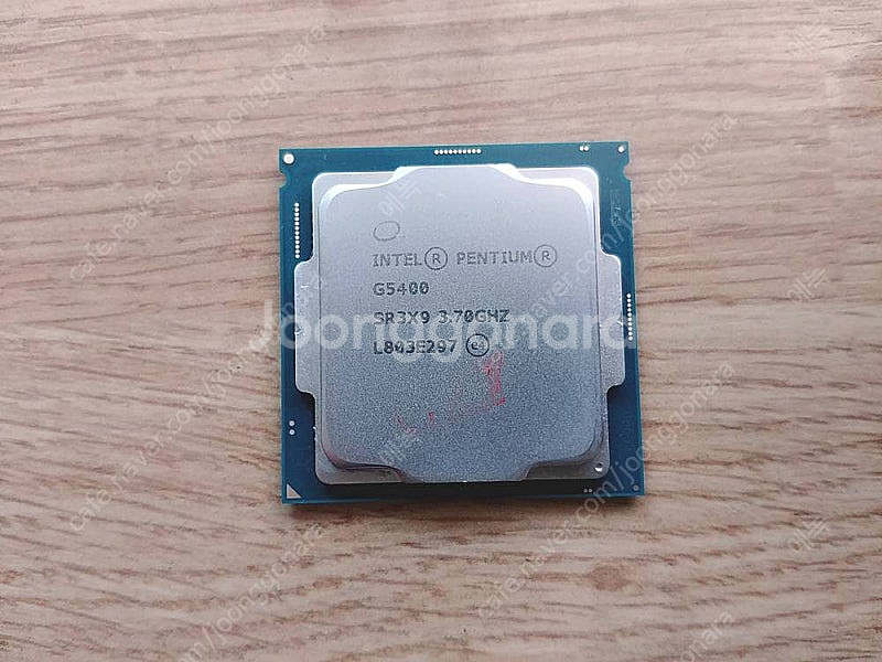 인텔 펜티엄 골드 G5400 + 인텔 기본쿨러--1