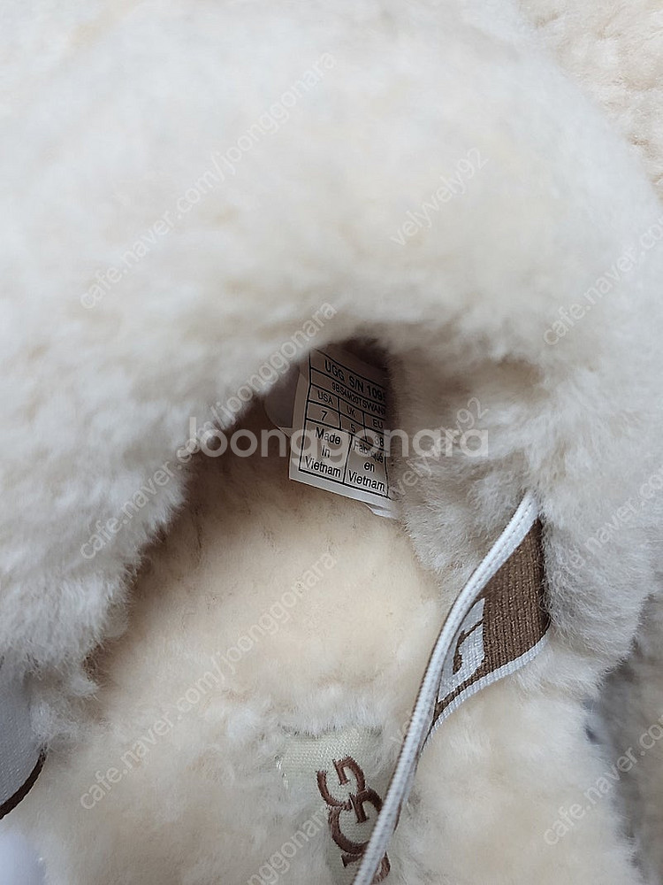 UGG 슬리퍼 240--0