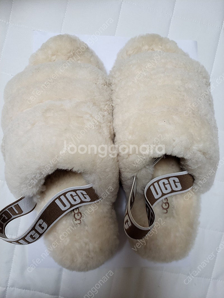 UGG 슬리퍼 240--1