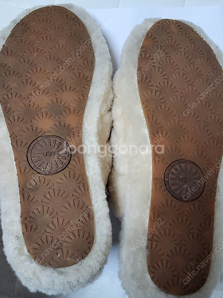 UGG 슬리퍼 240--3