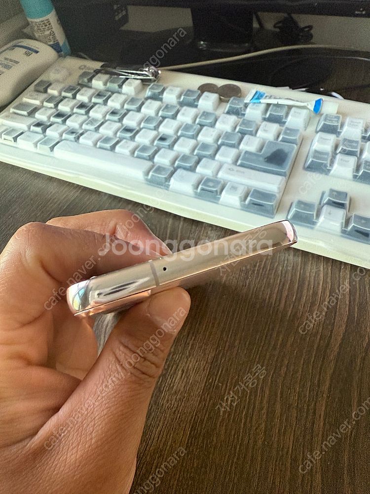 갤럭시 s22 / s901 골드핑크 256G 팝니다.--7