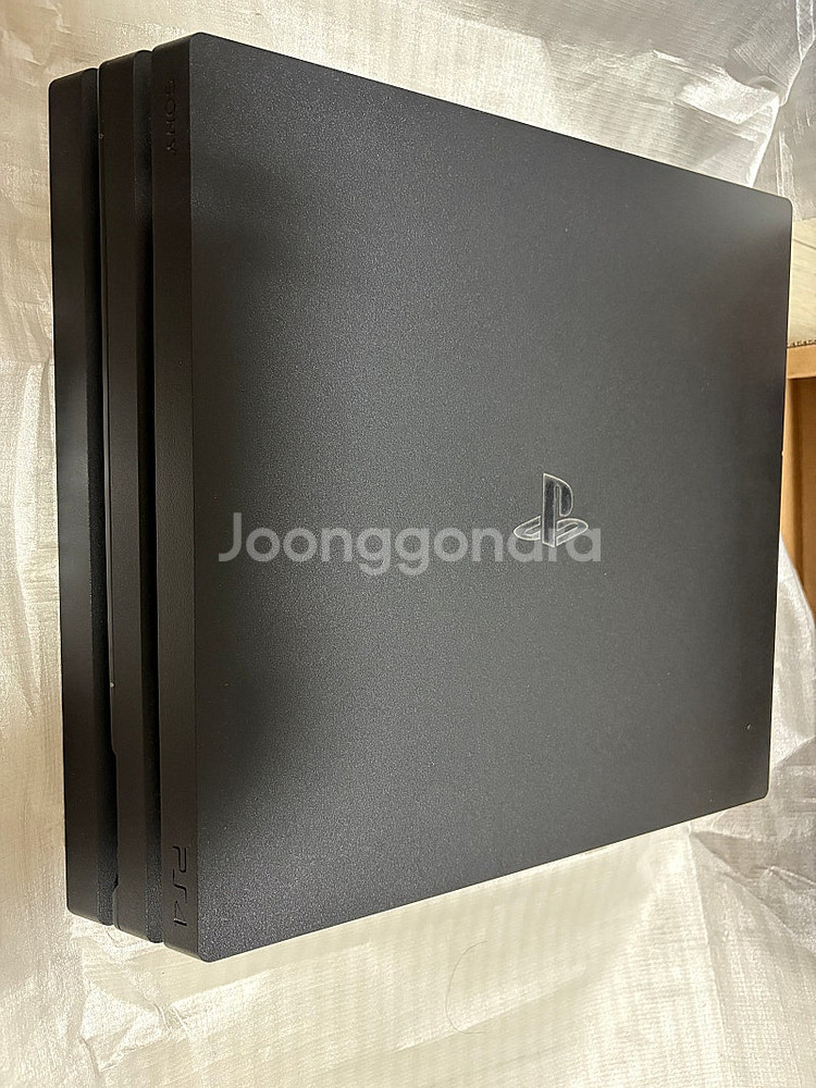 ps4프로 1TB 팝니다--2