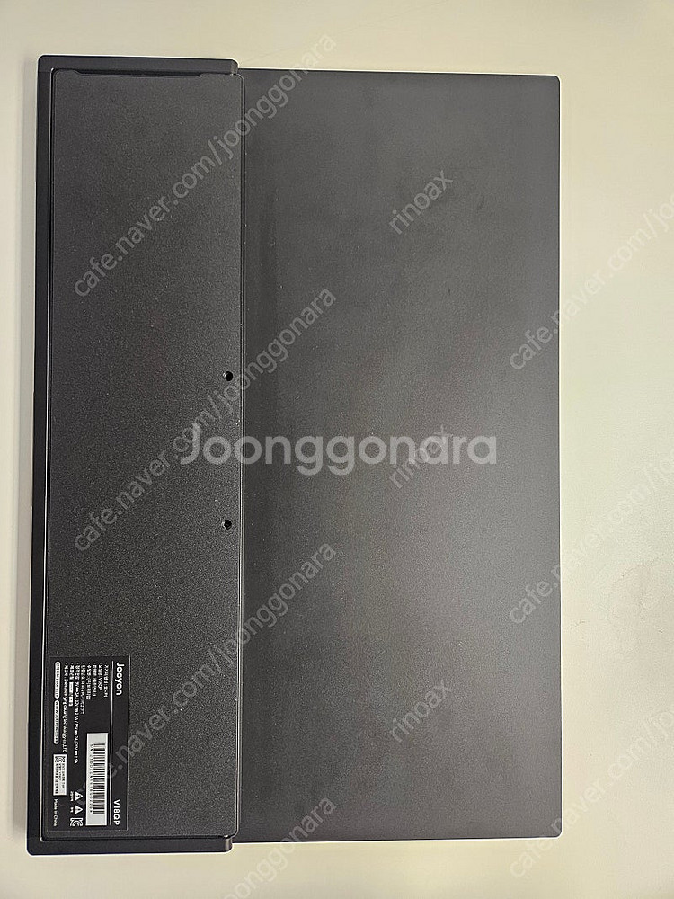 주연테크 V18QP 18인치 휴대용 모니터 판매합니다.--1