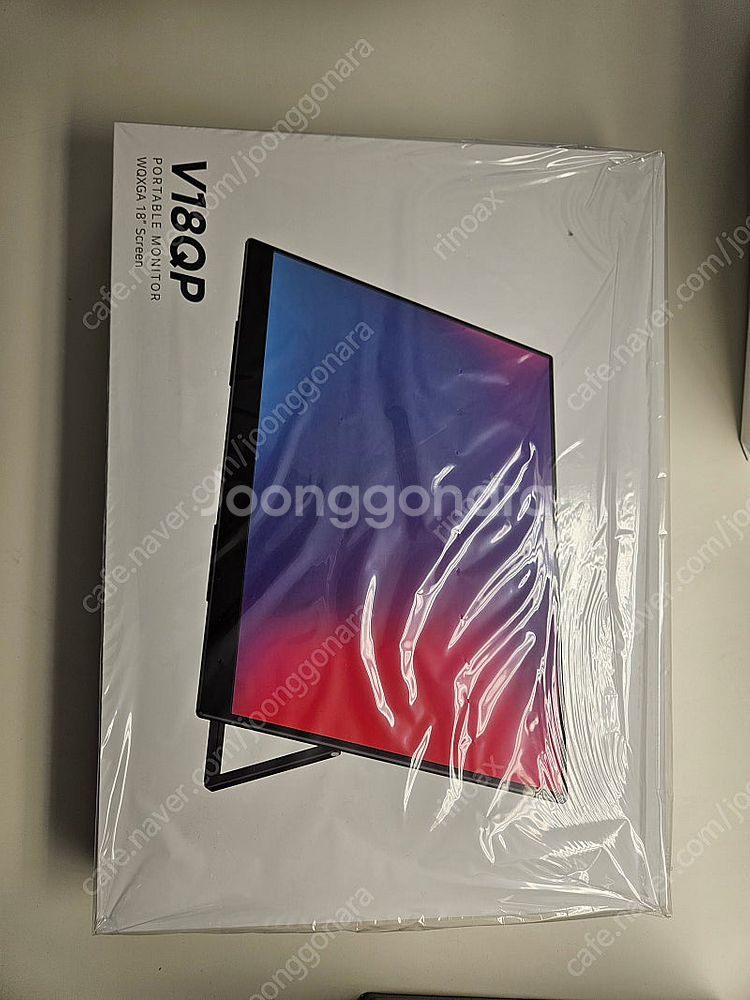 주연테크 V18QP 18인치 휴대용 모니터 판매합니다.--4