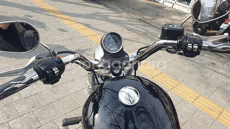 할리데이비슨 883슈퍼로우--9