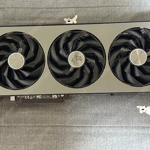 Rx7800xt 니트로+ 2025년 제품 판매합니다.