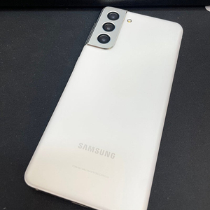 갤럭시S21 화이트 256GB 무잔상 상태좋은 중고23만팝니다.