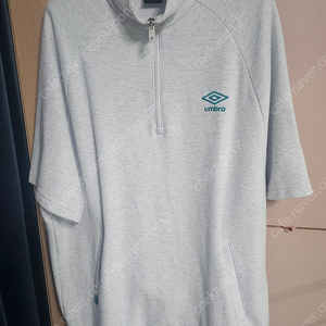 엄브로 반팔 집업 싸게팝니다