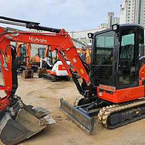 구보다 U30 캐빈형 2024년식 신차급 가동161시간 집게 버켓3종 3톤급 미니 중고굴삭기 미니030